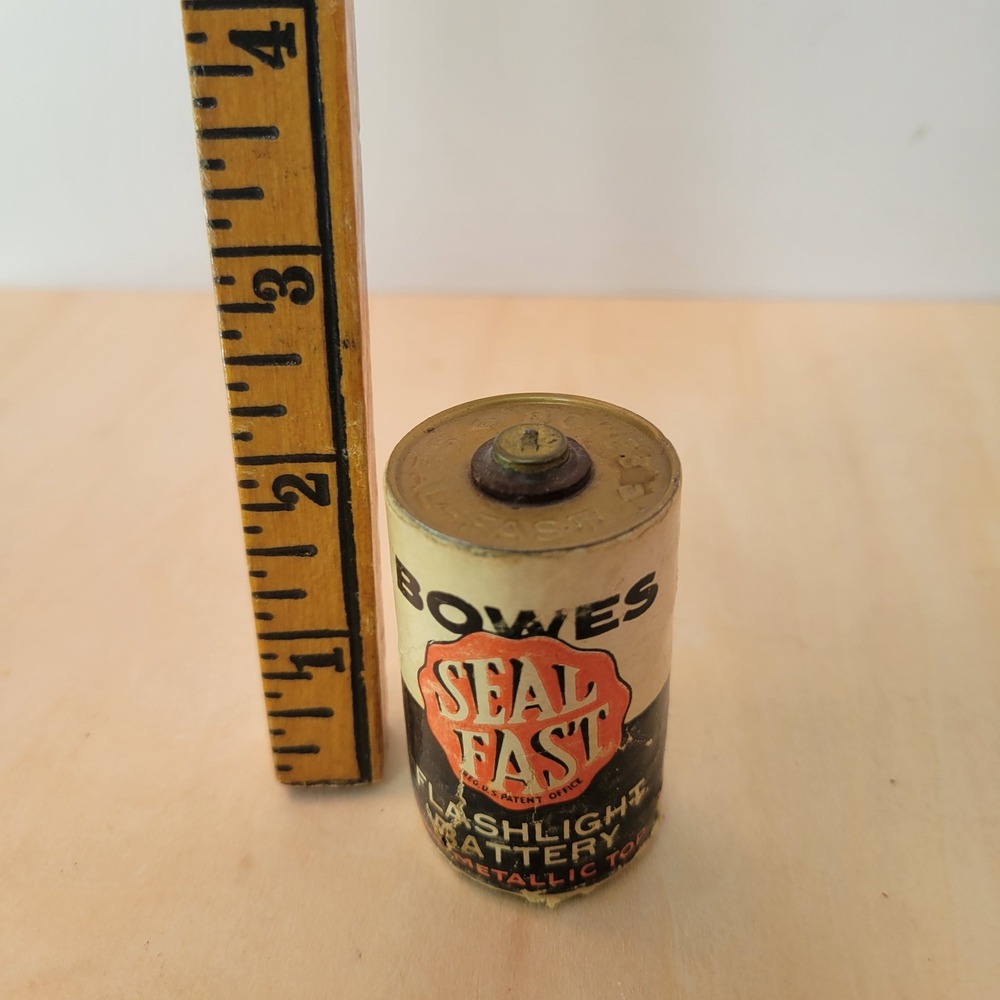 Vintage Bowes Seal Flashlight Battery Metallic Top Old Collectible Power Cell - Picture 7 of 7